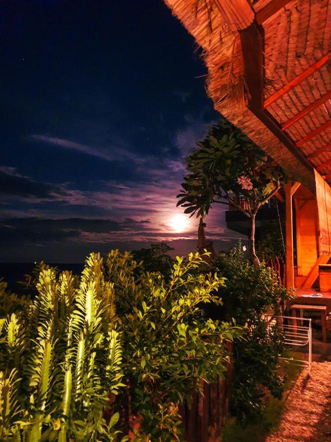 Malibu Huts Hotel Semaya Exterior foto