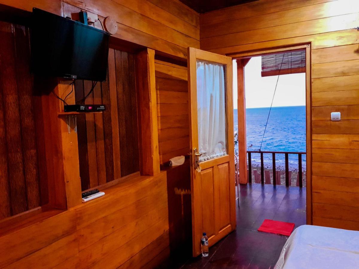 Malibu Huts Hotel Semaya Exterior foto